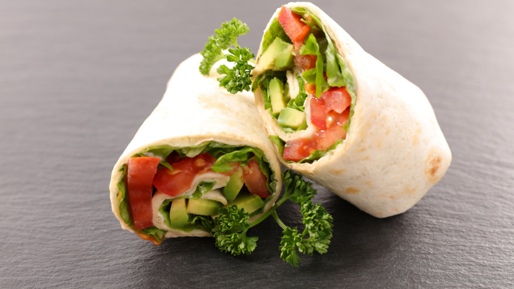 Wrap de mussarela Litoral Laticínios com vegetais