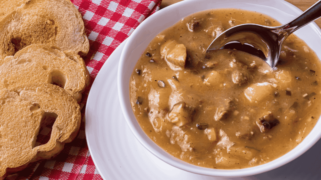 bowl com sopa de mandioquinha cremosa com requeijão Litoral Laticínios