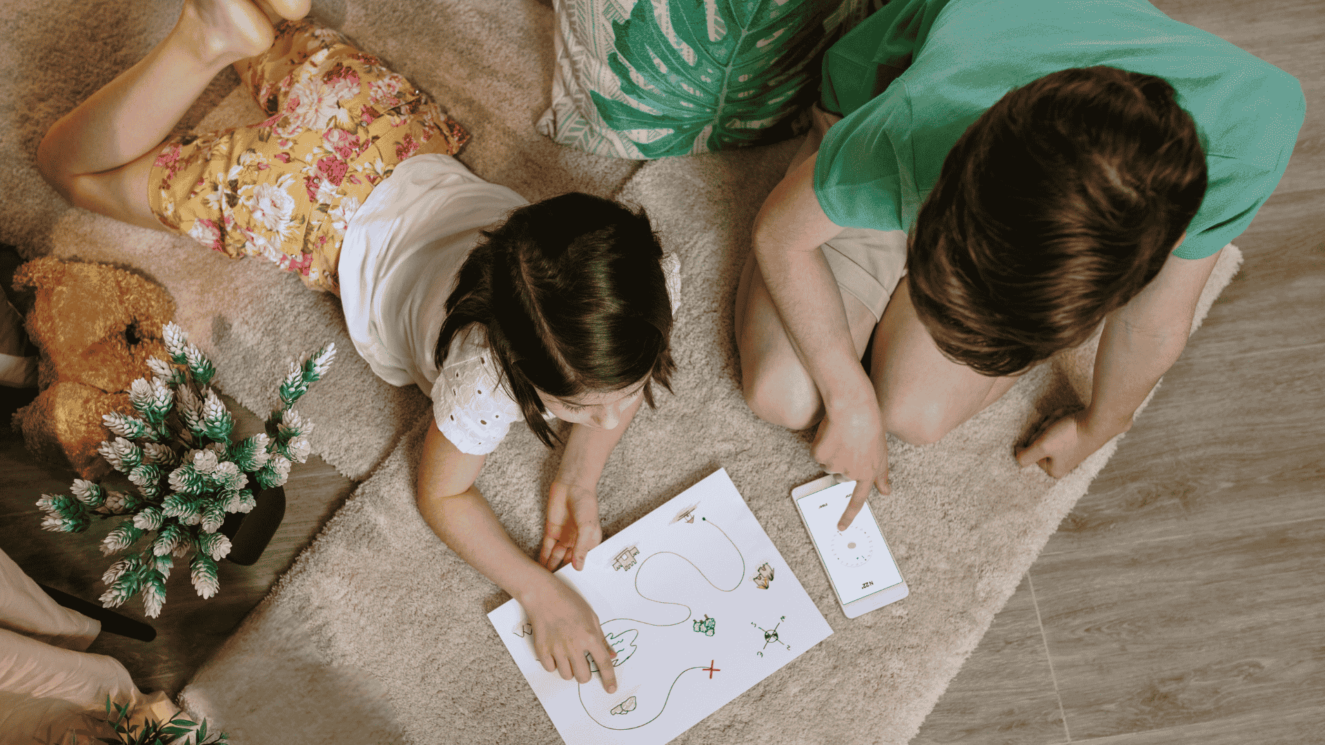 crianças brincando de caça ao tesouro - brincadeiras para dia das crianças - Litoral Laticínios
