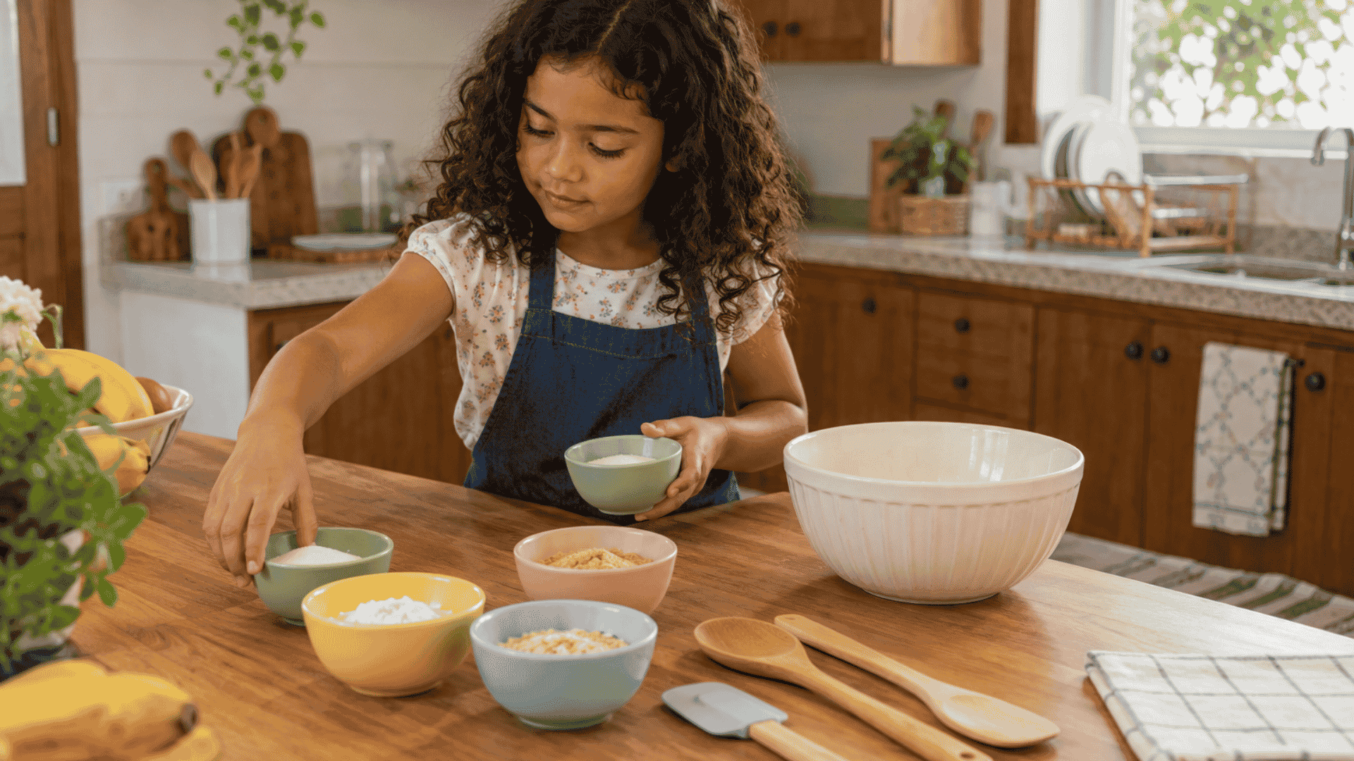 Cozinhar com crianças exige organização sendo preparada - Imagem gerada por IA